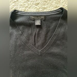 LUXURY BLEND • BANANA REPUBLIC • Black V-Neck Sweater